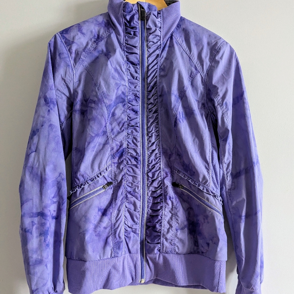 Lululemon run get up and glow jacket